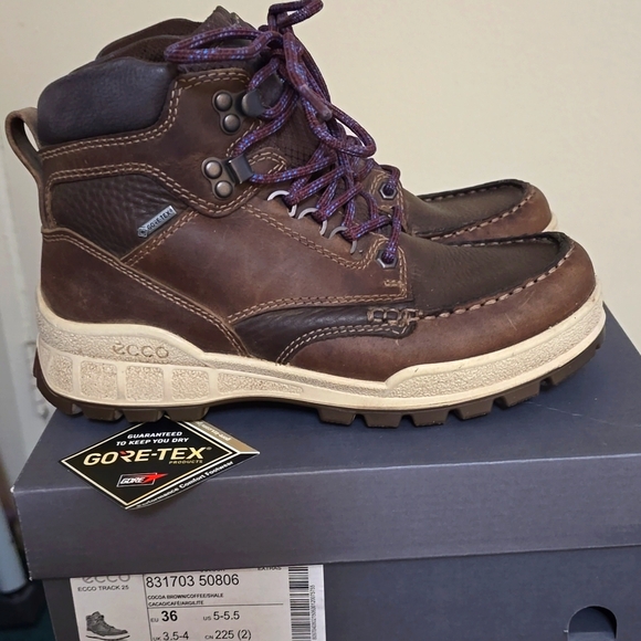 Ecco Womens Brown Leather Hiking Boots, Size 36 (5-5 1/2) - Picture 4 of 9